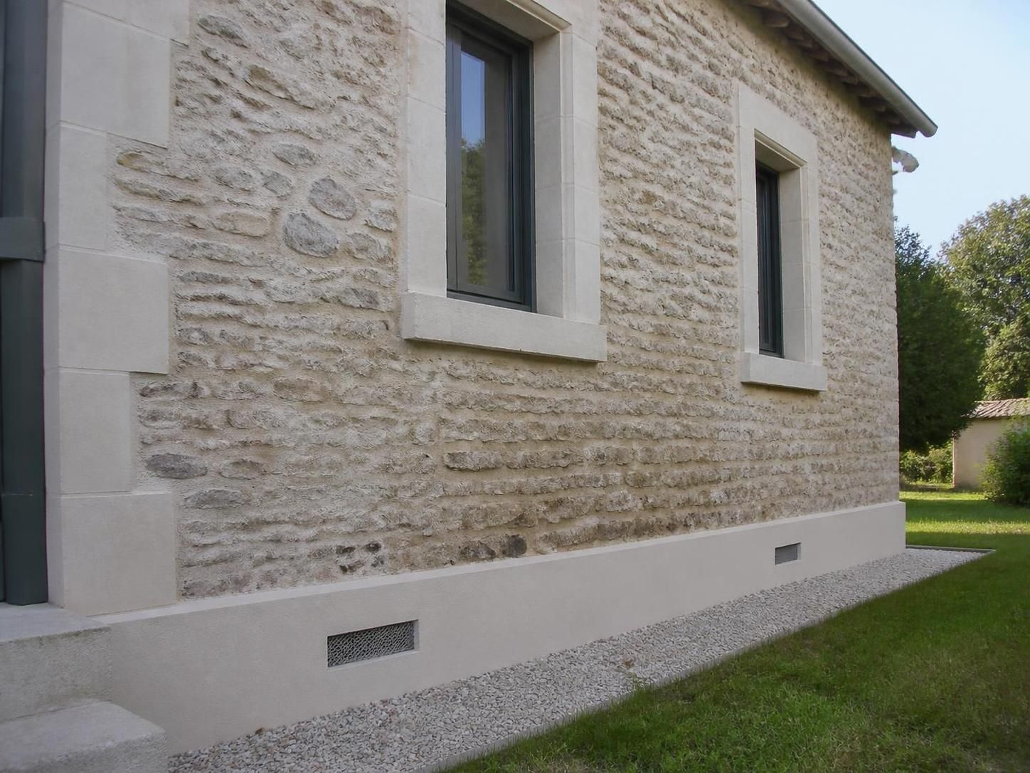 découvrez comment choisir l'aérateur idéal pour votre vide sanitaire afin d'assurer une bonne ventilation et protéger votre maison de l'humidité.